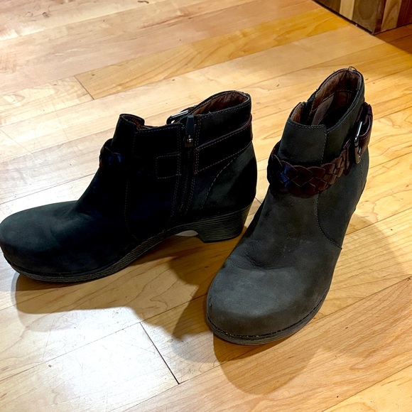 Dansko Tivoli Ankle Bootie - Picture 1 of 13